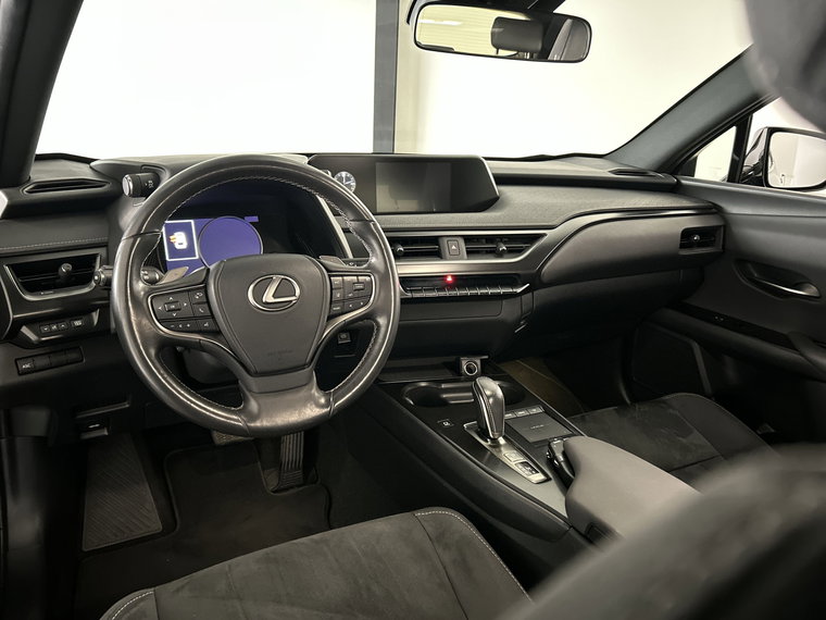 Vehicle Image 12