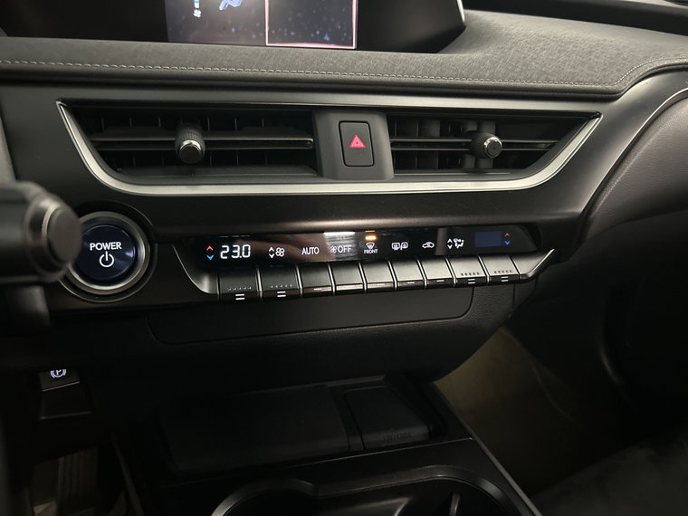 Vehicle Image 24