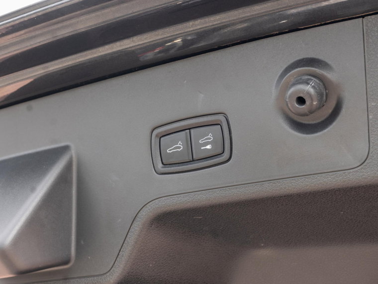 Vehicle Image 27