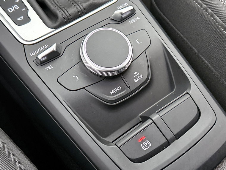 Vehicle Image 30