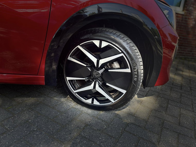 Vehicle Image 36