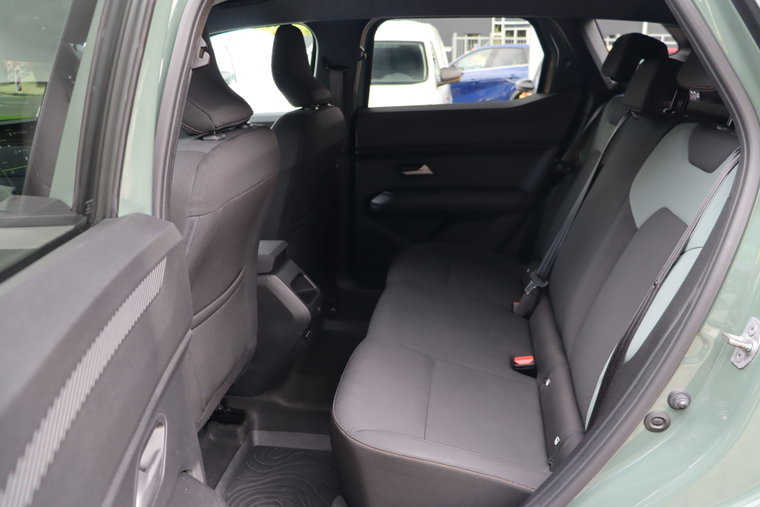 Vehicle Image 18