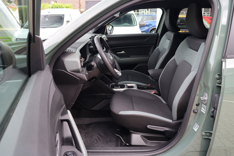Vehicle Image 7