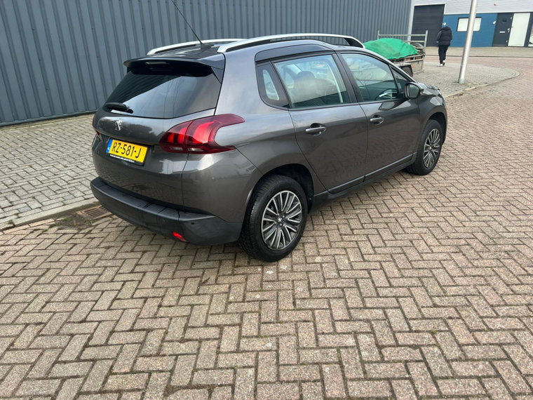 Vehicle Image 7