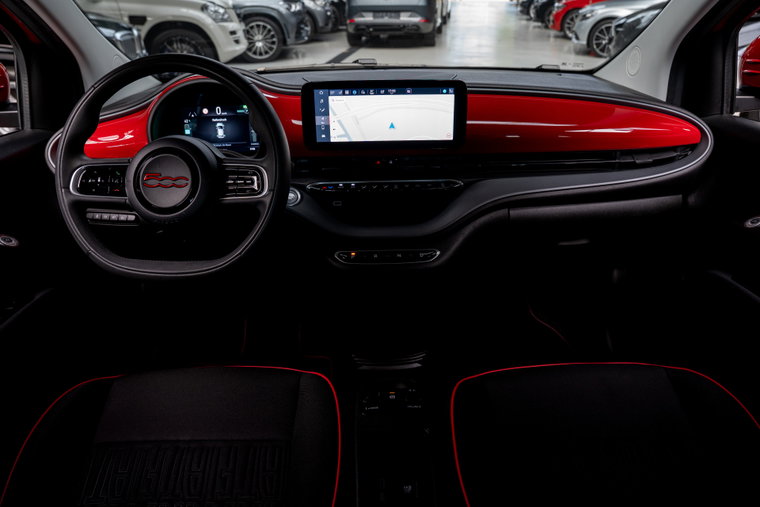Vehicle Image 12
