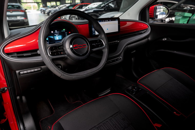 Vehicle Image 11