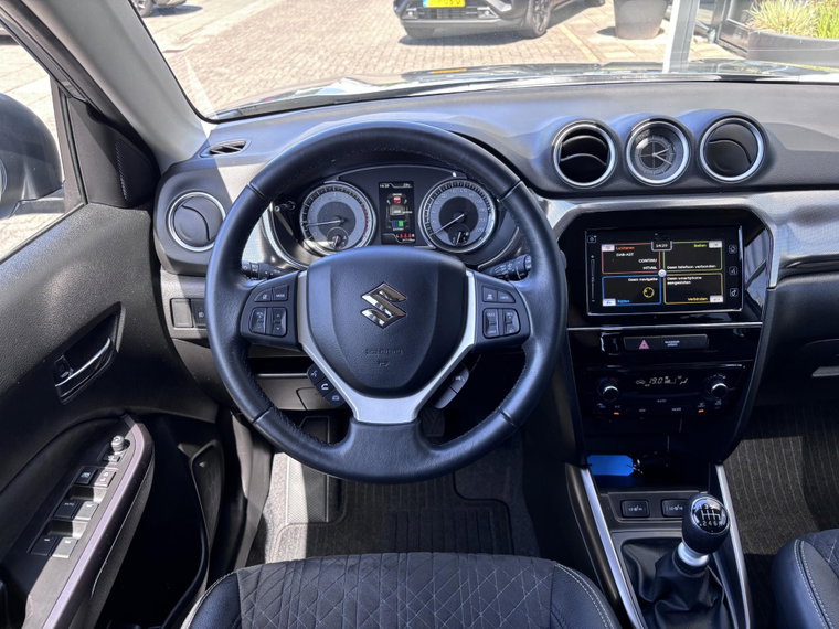 Vehicle Image 16