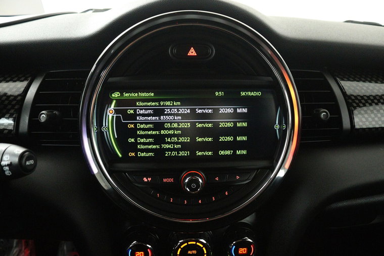 Vehicle Image 24