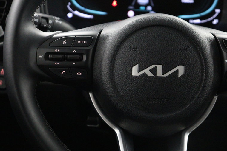 Vehicle Image 24
