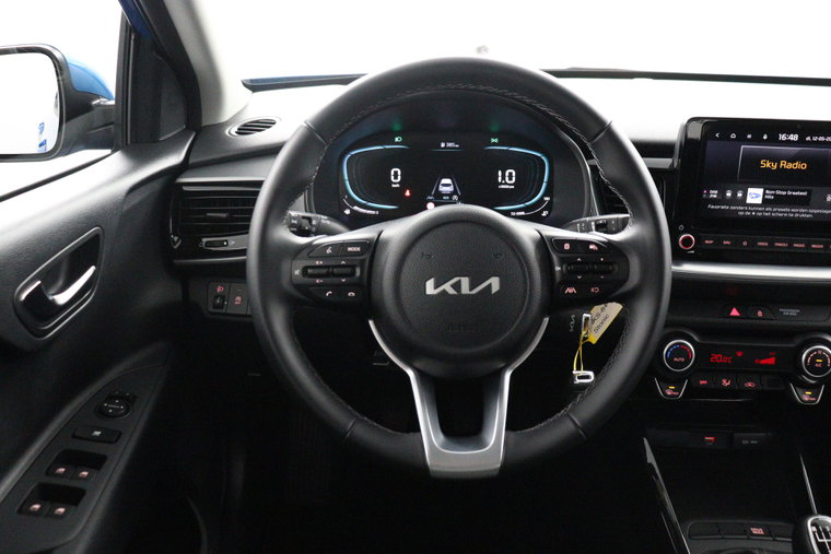 Vehicle Image 32