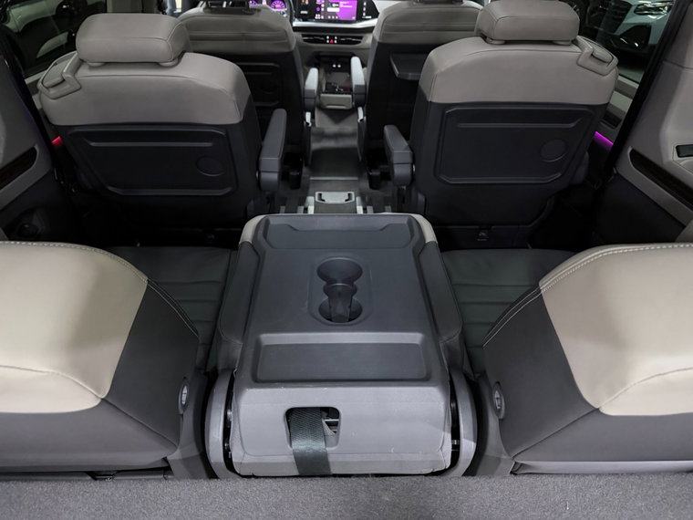 Vehicle Image 36