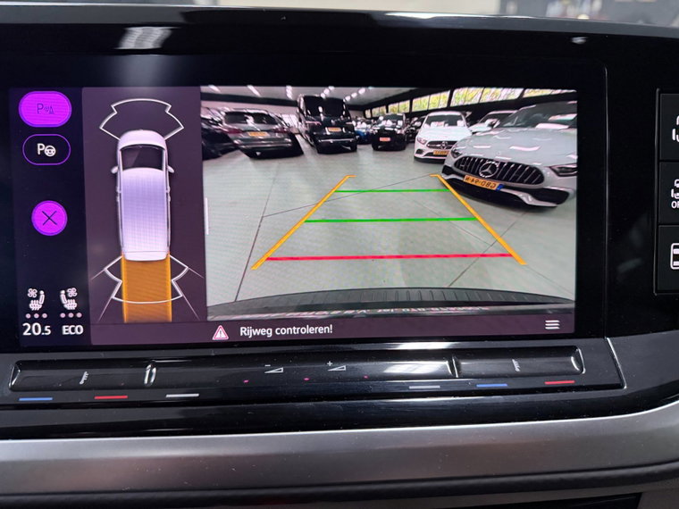 Vehicle Image 58