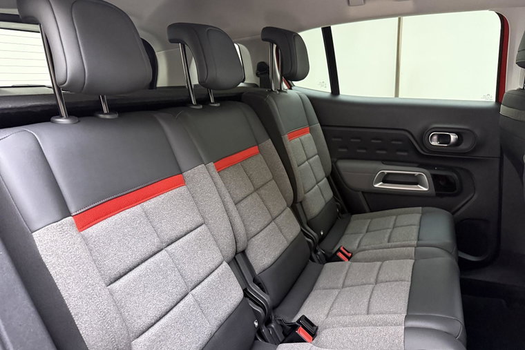 Vehicle Image 18
