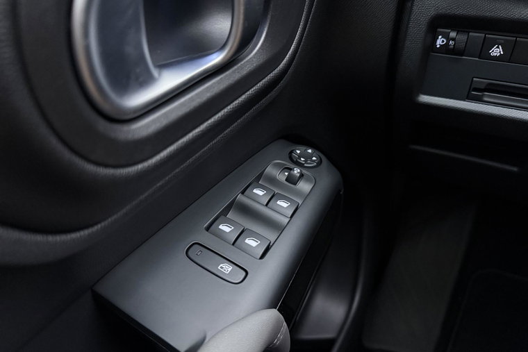 Vehicle Image 19
