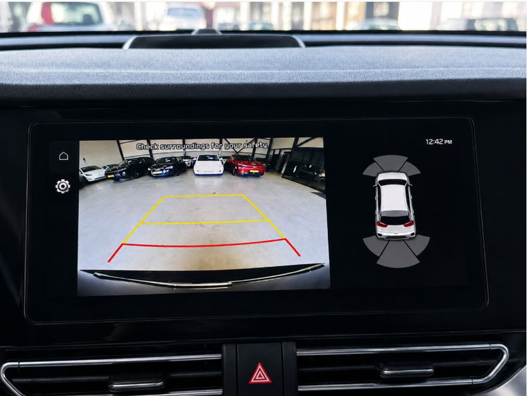 Vehicle Image 25