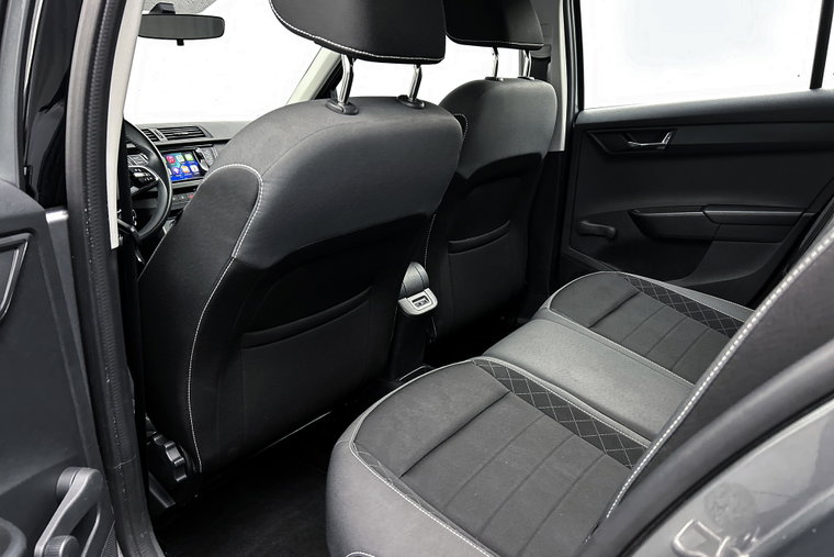 Vehicle Image 15