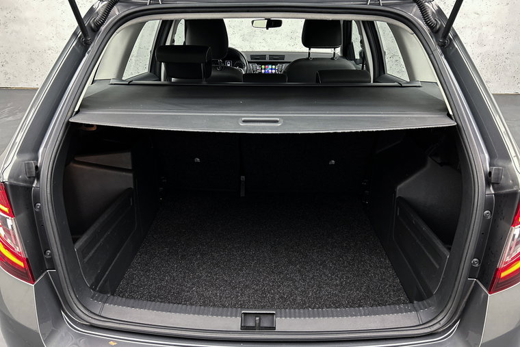 Vehicle Image 16