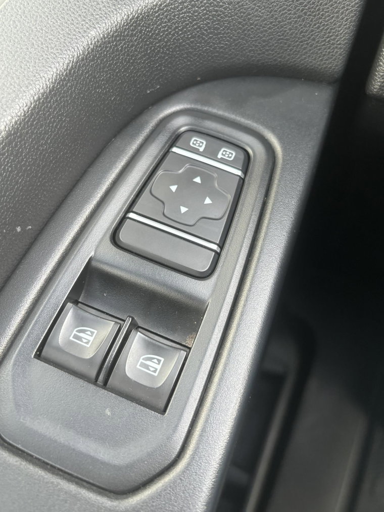Vehicle Image 26