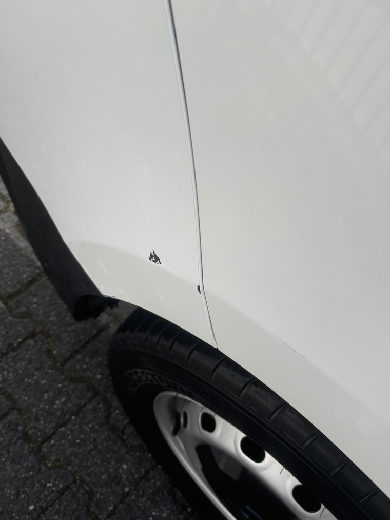 Vehicle Image 32