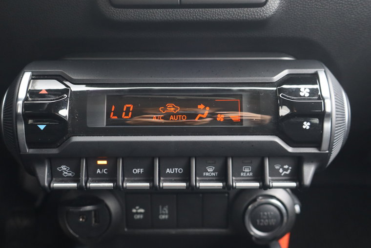 Vehicle Image 25