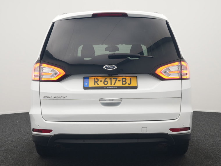 Vehicle Image 16