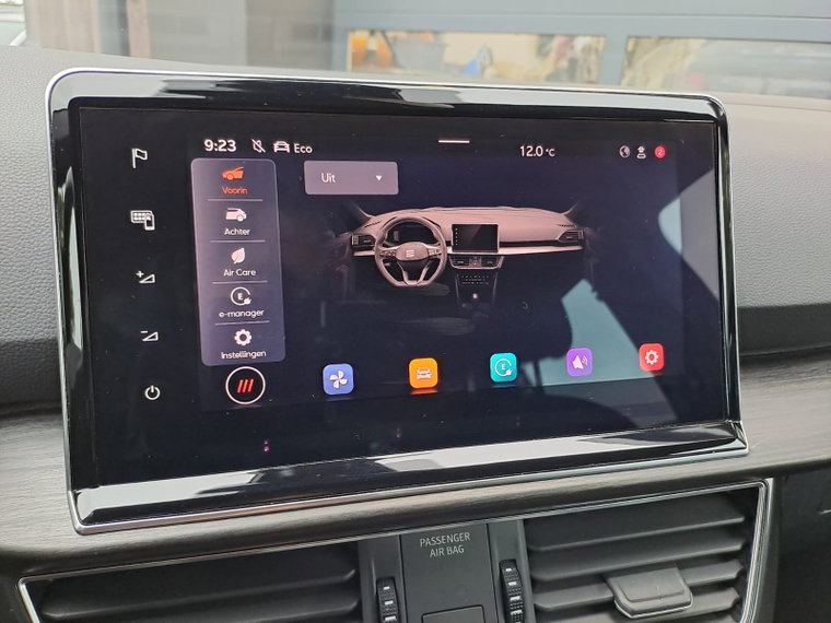 Vehicle Image 25