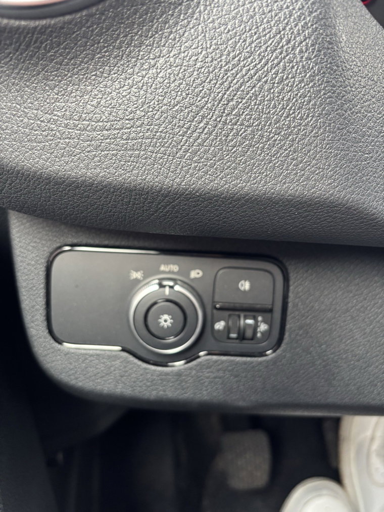 Vehicle Image 24