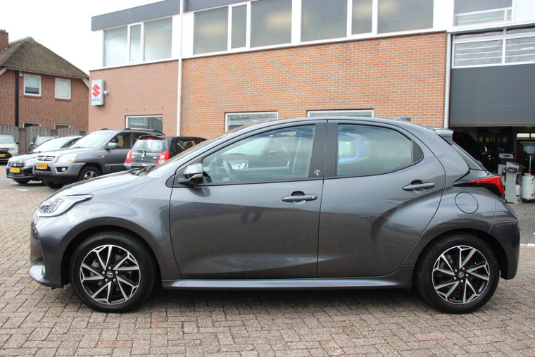 Vehicle Image 4
