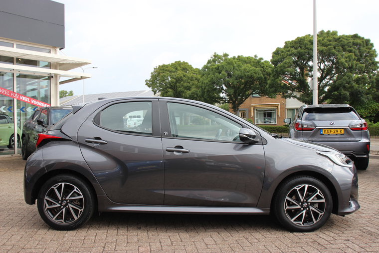 Vehicle Image 5