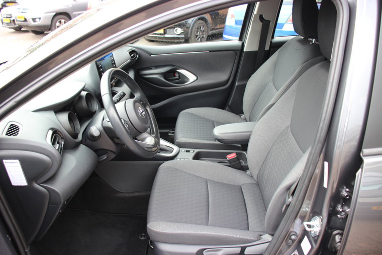 Vehicle Image 9