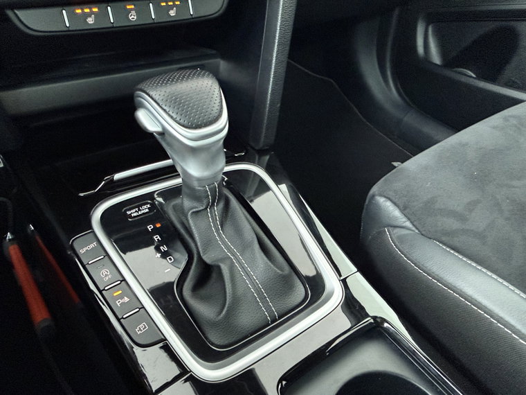 Vehicle Image 32