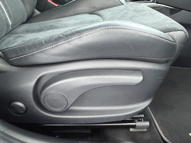 Vehicle Image 42