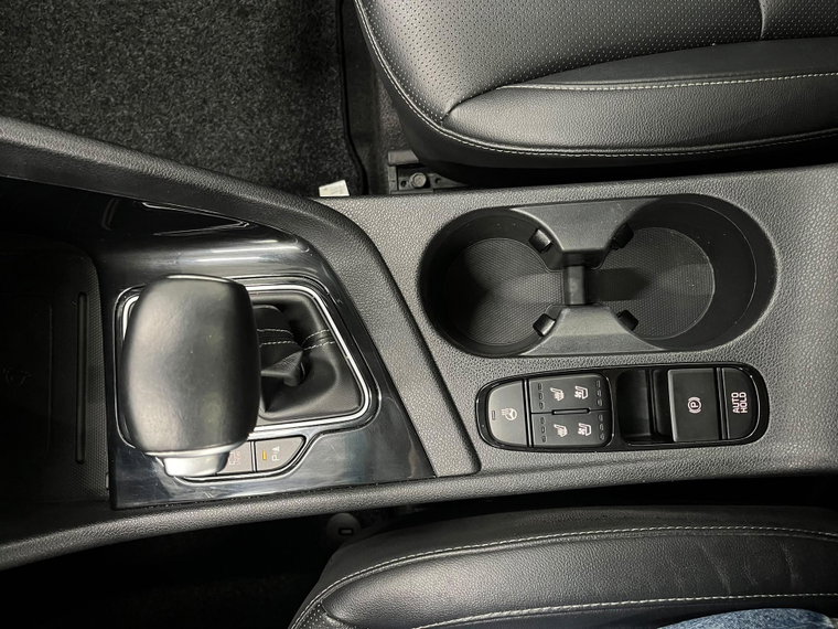 Vehicle Image 25