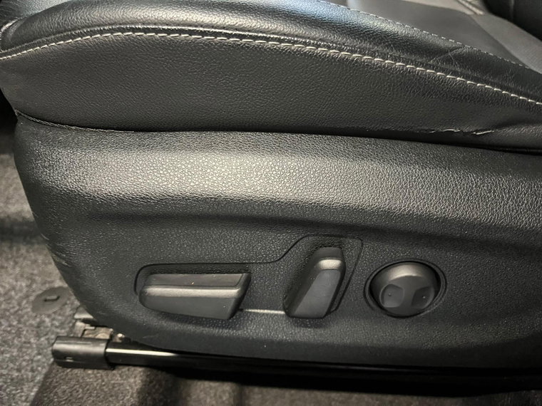 Vehicle Image 27