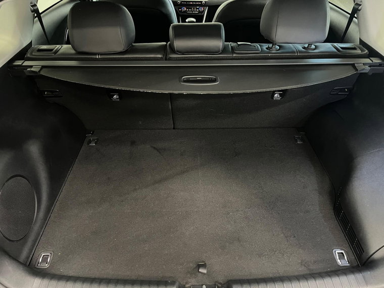 Vehicle Image 32