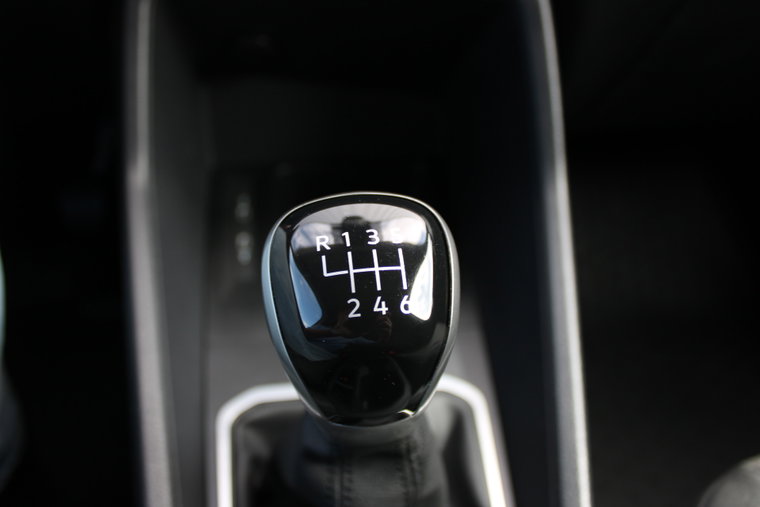Vehicle Image 25