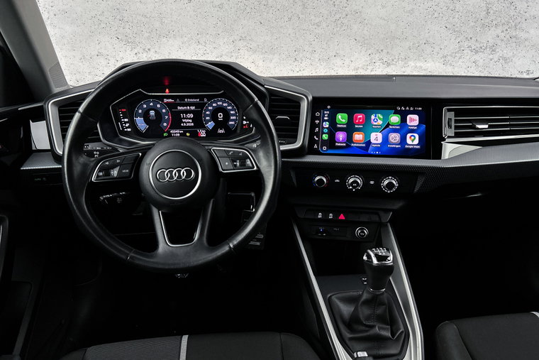 Vehicle Image 12