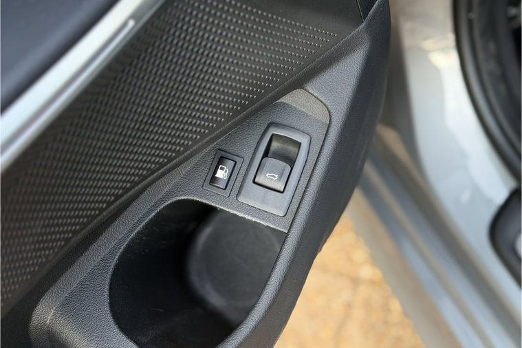 Vehicle Image 60
