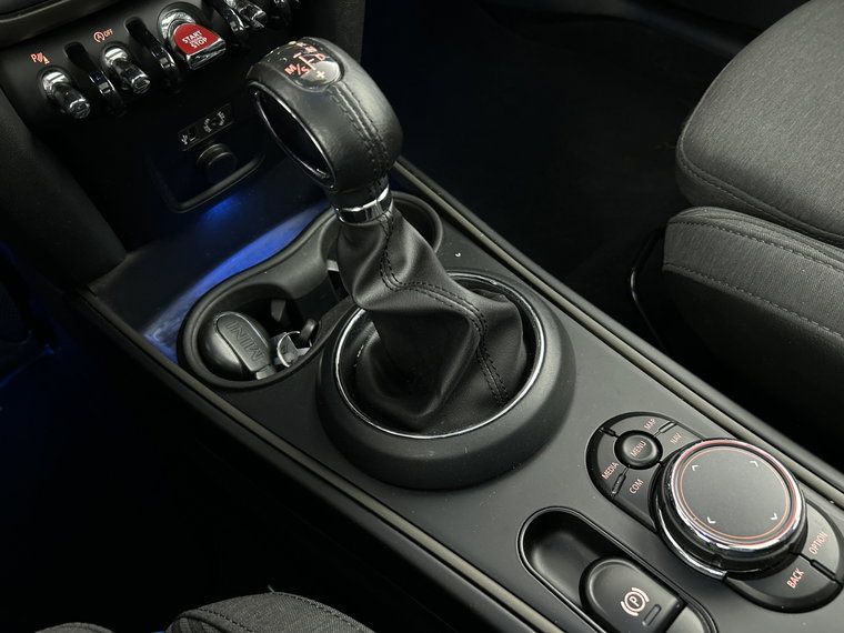 Vehicle Image 28