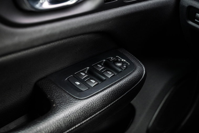Vehicle Image 26