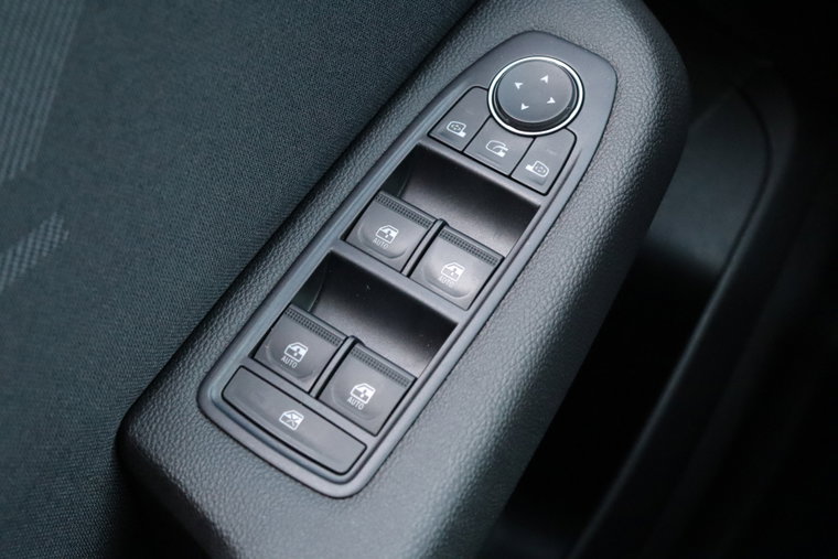 Vehicle Image 24
