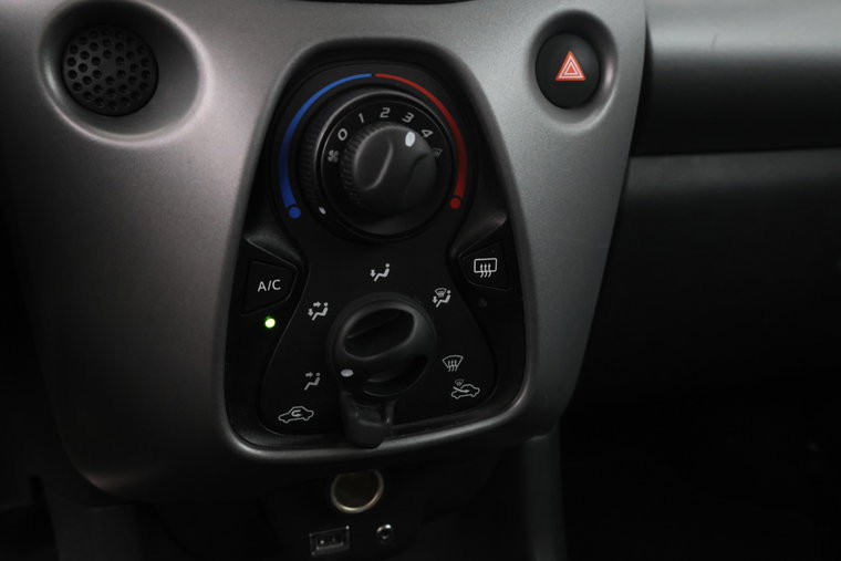Vehicle Image 23