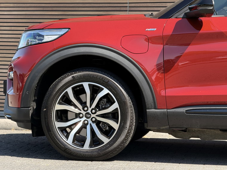 Vehicle Image 11