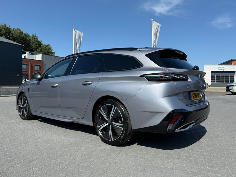 Vehicle Image 24