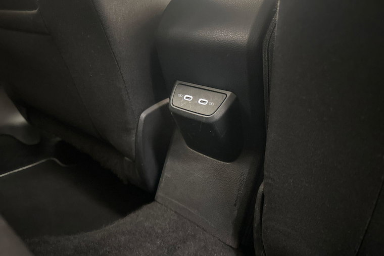 Vehicle Image 13