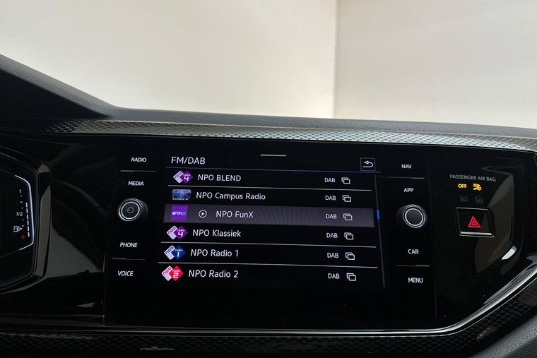 Vehicle Image 25