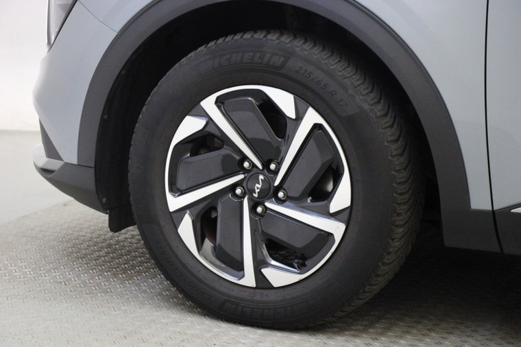Vehicle Image 30
