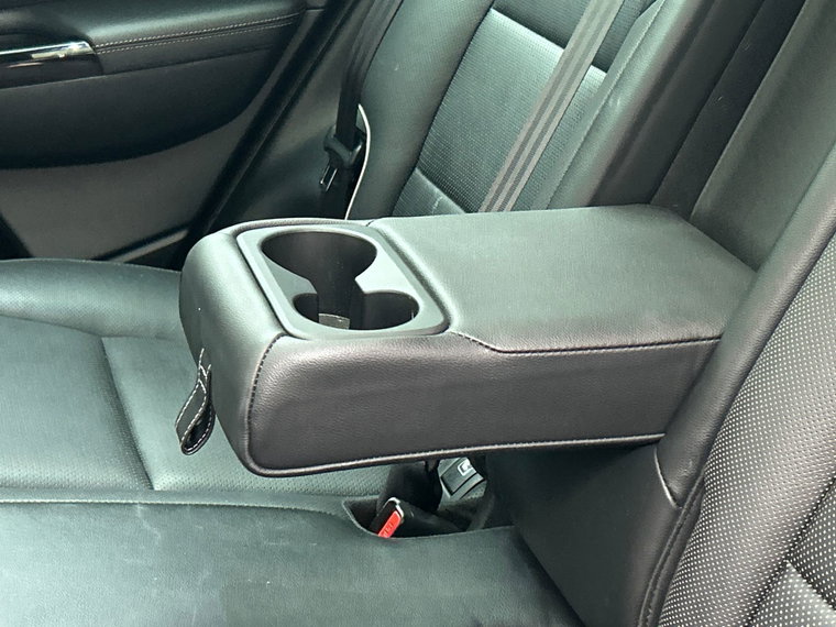 Vehicle Image 26