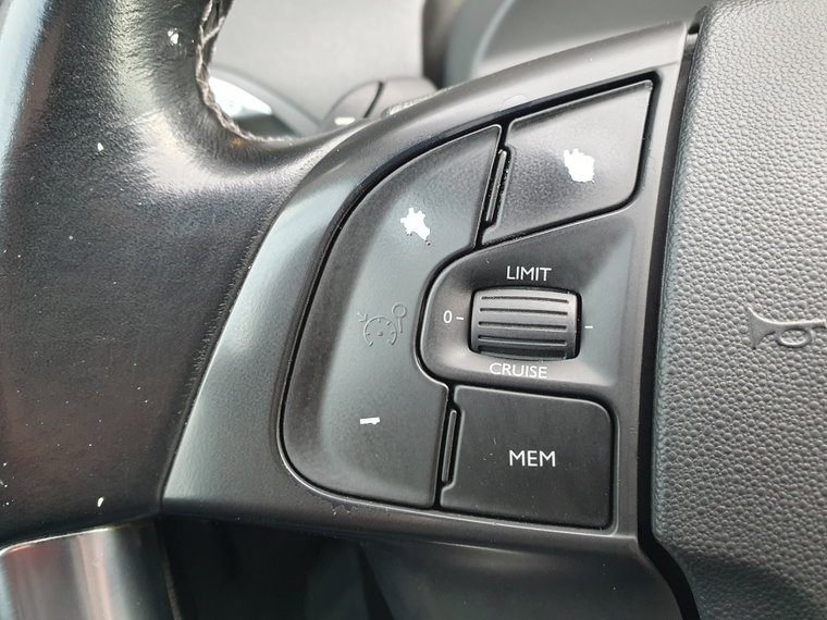 Vehicle Image 38
