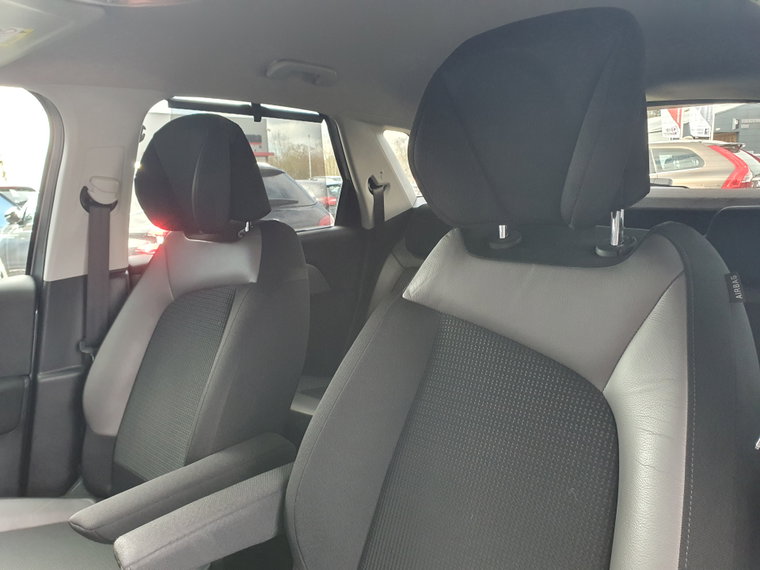 Vehicle Image 45